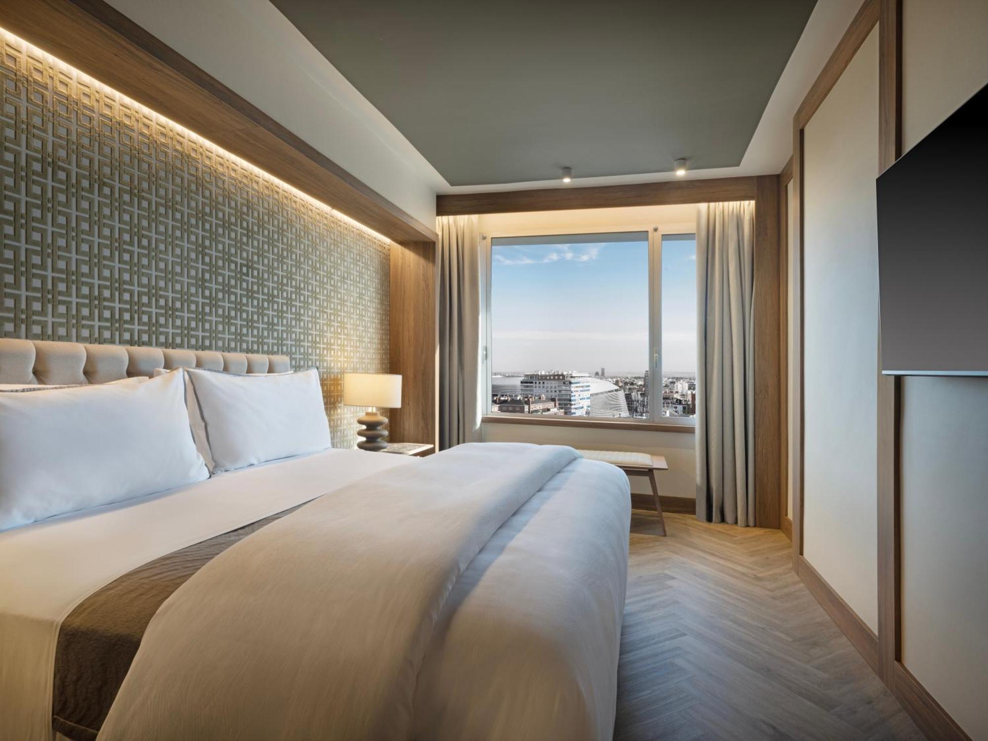 Hotel The Westin Madrid Cuzco Extérieur photo