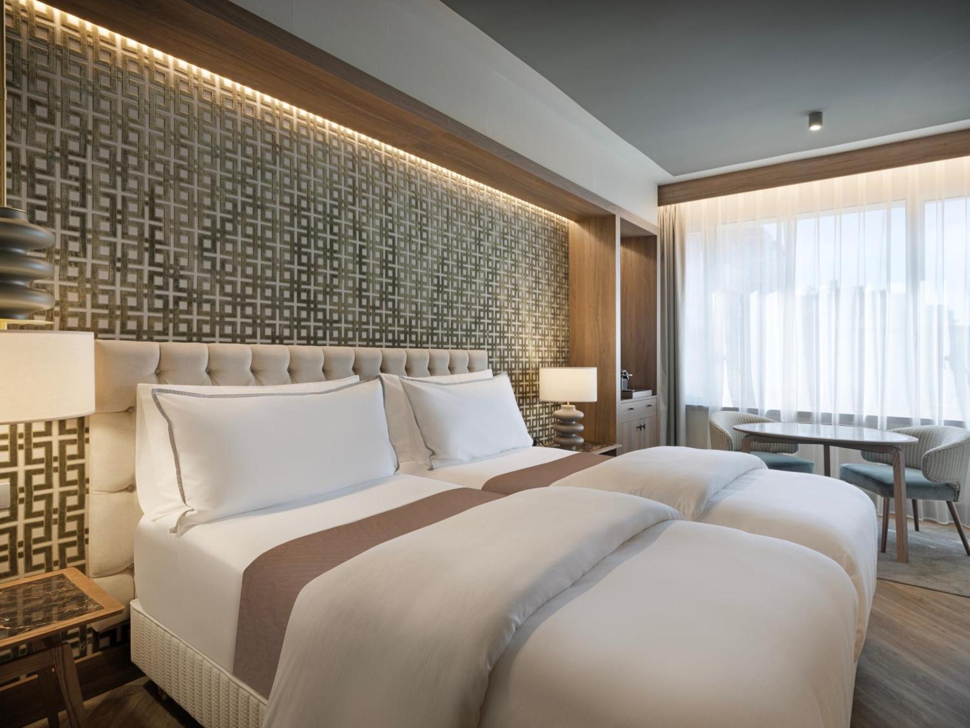 Hotel The Westin Madrid Cuzco Extérieur photo