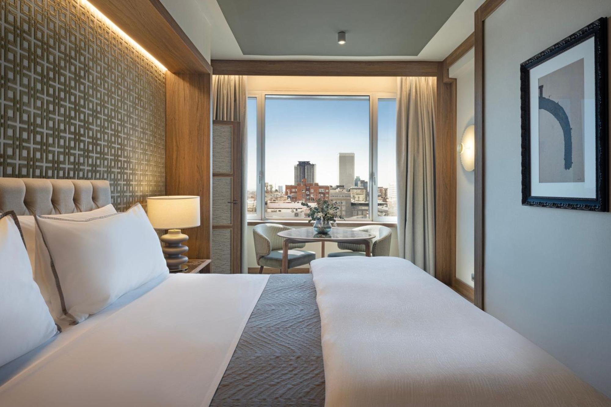 Hotel The Westin Madrid Cuzco Extérieur photo