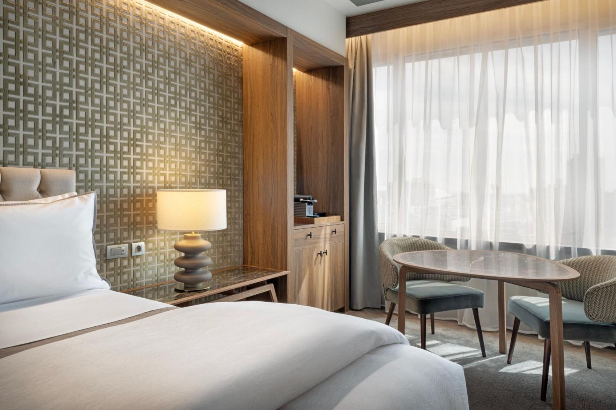 Hotel The Westin Madrid Cuzco Extérieur photo
