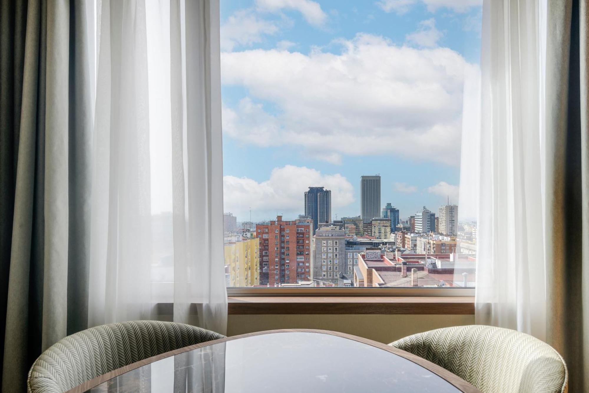 Hotel The Westin Madrid Cuzco Extérieur photo